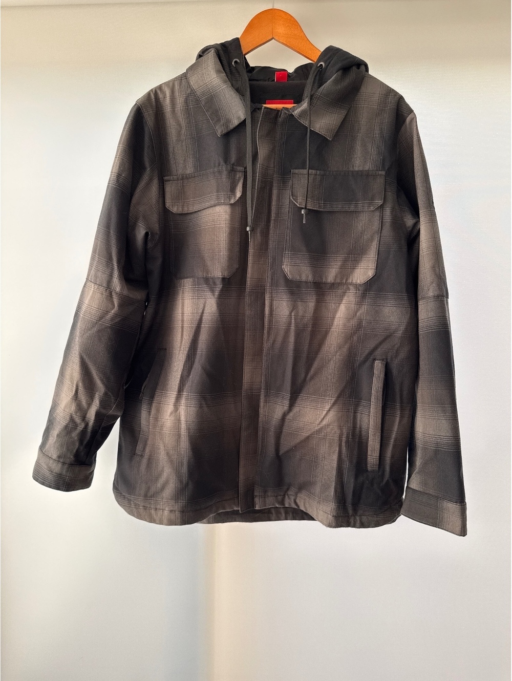 686 Men’s Plaid Snowboard Ski Jacket Medium 10K Waterproof Hooded